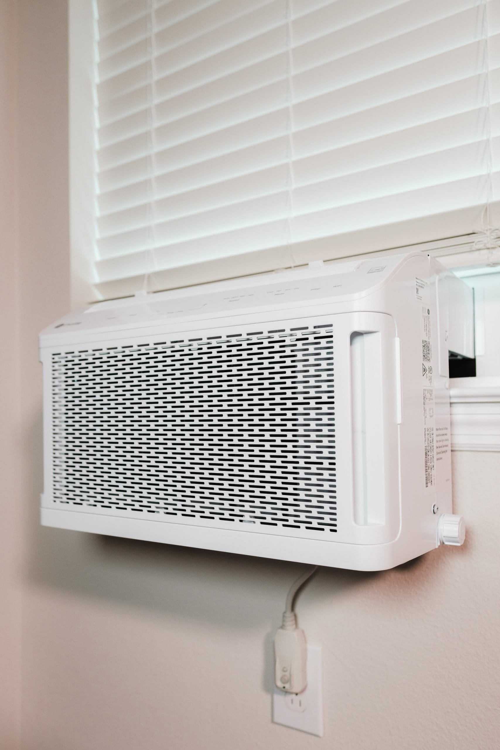 Photo by Airam Dato-on: energy efficient window ac unit. heat exchanger, heat pump 