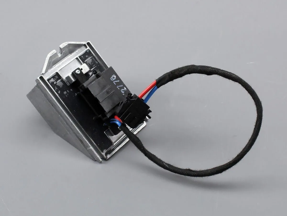 what does a blower motor resistor do